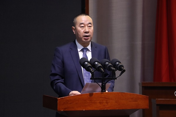 东正化工荣获“博爱模范”称号 董事长任战洲再次当选协会常务副